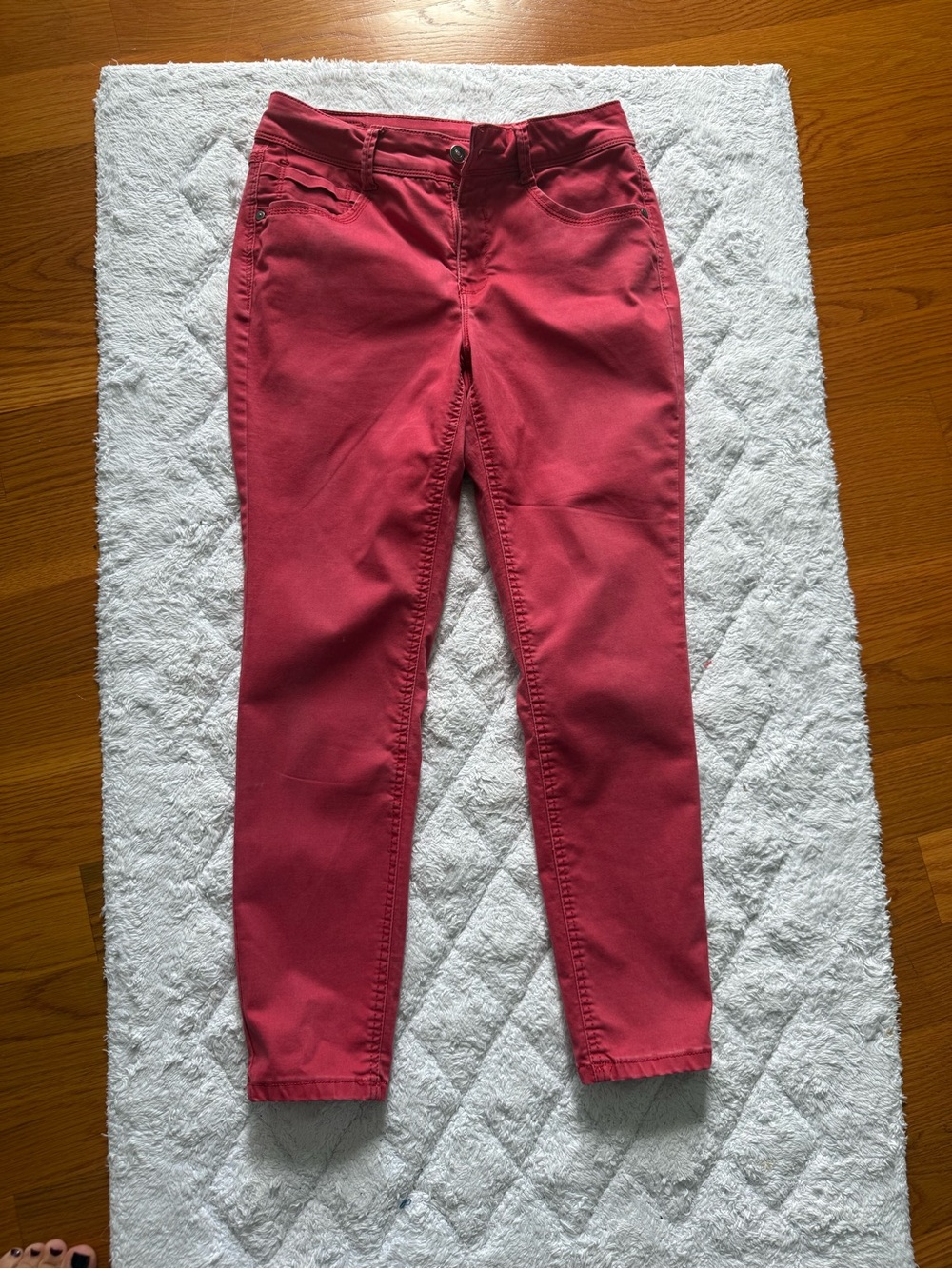 Women's Skinny Jeans in Rose Pink